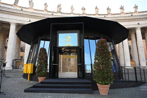 Poste Italiane Inaugurato Il Nuovo Ufficio Postale Mobile Vaticano In