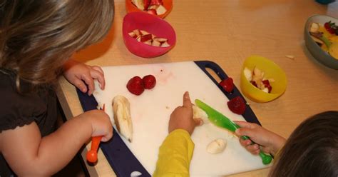 Meadowlarkschool Cutting Fruit