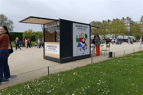 MUSÉE DU LOUVRE PICNIC Kiosque