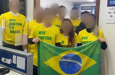 Transportadora Obriga Funcion Rios A Usar Camisa Em Apoio A Bolsonaro E