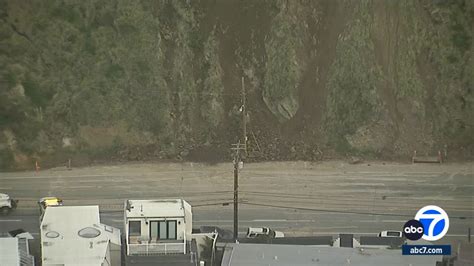 Pacific Coast Highway Closed In Malibu After Rockslide Abc7 Los Angeles