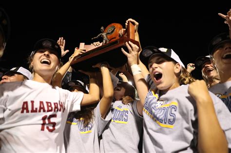 Alabama Soccer Defeats Florida, Clinches SEC Regular Season Title ...