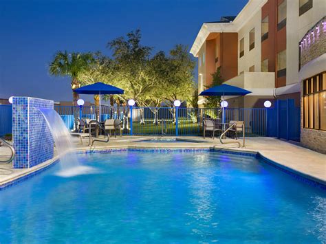 Hotel in Mission, TX near McAllen | Holiday Inn Express & Suites ...