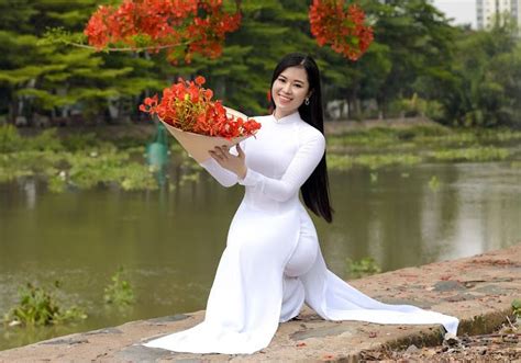 Hot girl nữ sinh có nự cười tỏa nắng giống diễn viên Ninh Dương Lan Ngọc Nét đẹp Á Đông Ao Dai