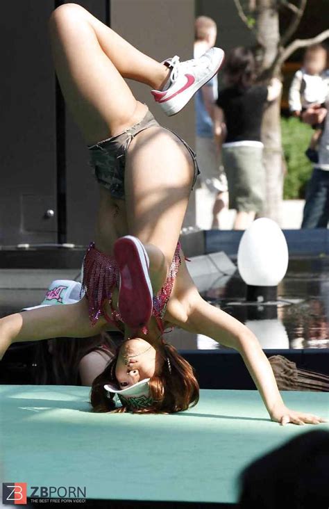 Akward But Jaw Dropping ZB Porn