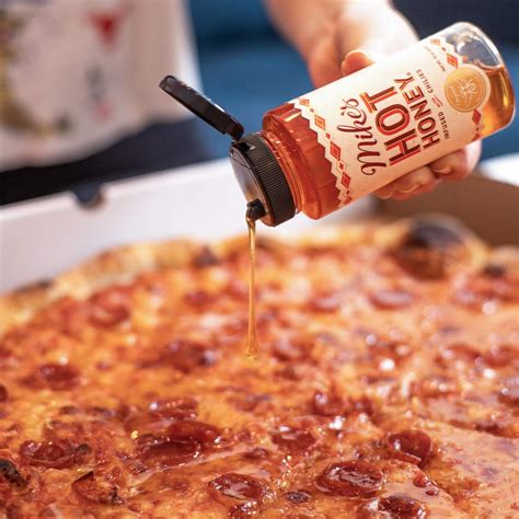 Mikes Hot Honey Botella De 10 Onzas Paquete De 4 De La Marca 1 De Miel Caliente De Estados