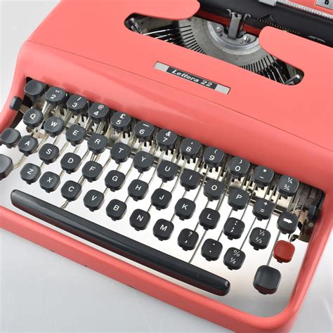 Olivetti Lettera 22 Typewriter | Original Pink | Worldwide postage – Mr ...