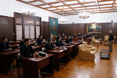 Visita de cadetes del Liceo Militar Colegio Militar de la Nación