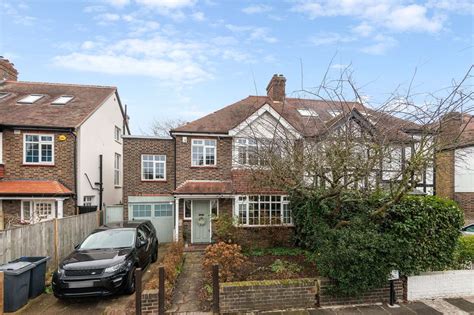 Ferry Road Barnes London Sw Pw B T Ng S N B N Savills