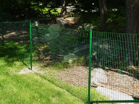 Diy Garden Fence Chicken Wire : simple garden fence diy. I want my ...