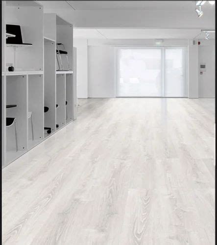 Laminated Laminate Wooden Flooring For Residential Thickness Mm