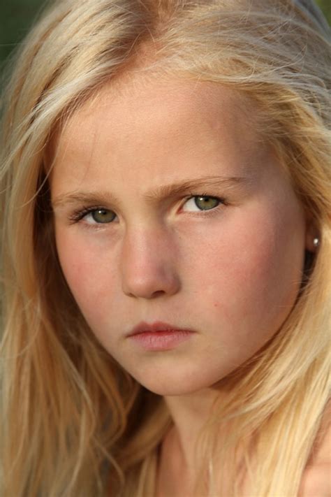 Blonde Fille Sérieux Photo gratuite sur Pixabay