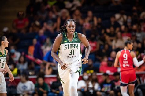 Dream add former WNBA MVP Tina Charles, re-sign Nia Coffey - The IX
