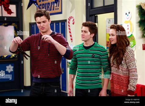 Lab Rats L R Spencer Boldman Billy Unger Kelli Berglund In Merry Glitchmas Season 3