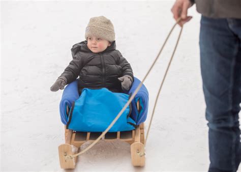 What's the difference between a sled and a toboggan?