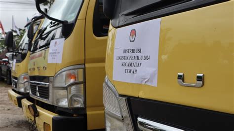 Wakil Bupati Gumas Resmi Lepas Keberangkatan Logistik Pemilu 2024