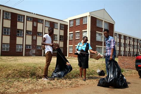 Hit Harare Institute Of Technology November Campus Clean Up Campaign