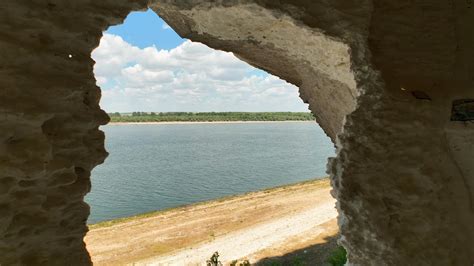 Каменната църква на Дунава до Никопол Rock church on Danube cliff