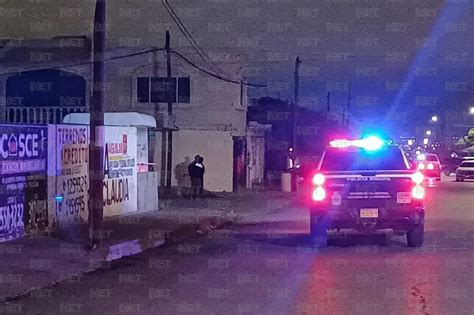 A bordo de camioneta persiguen a peatón y lo asesinan