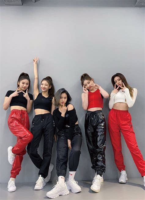 ITZY On Twitter Itzy Dance Outfits Practice Kpop Outfits