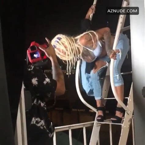 Milano Doe Nude And Sexy Photo Collection AZNude