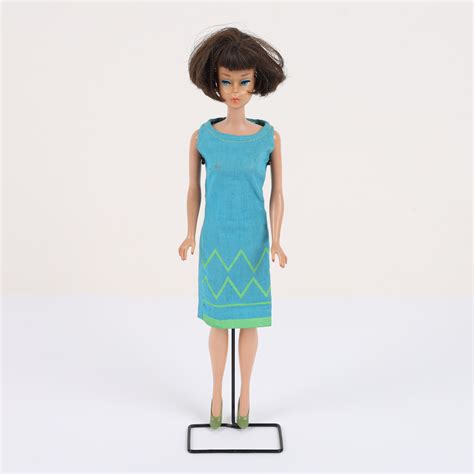 Bilder för MATTEL INC Barbie bendable legs short pageboy brunette med