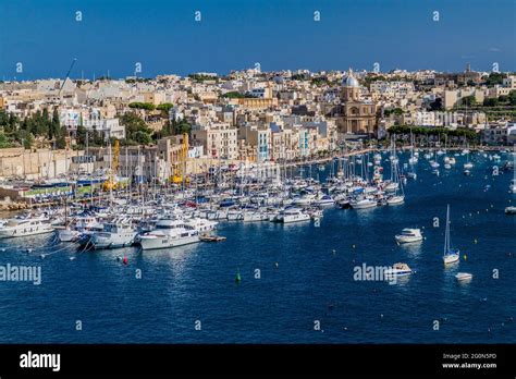 KALKARA, MALTA - NOVEMBER 7, 2017: View of Kalkara town, Malta Stock ...