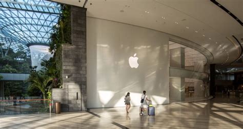 Apple opens store at Jewel Changi Airport