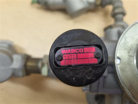 Used WABCO RELAY EMERGENCY VALVE 9710023007 For Sale In Rodenrijseweg