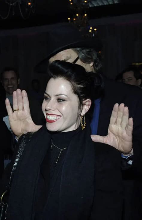 Fairuza Balk Hot And Sexy Bikini Pictures Livinlavidalowcarb