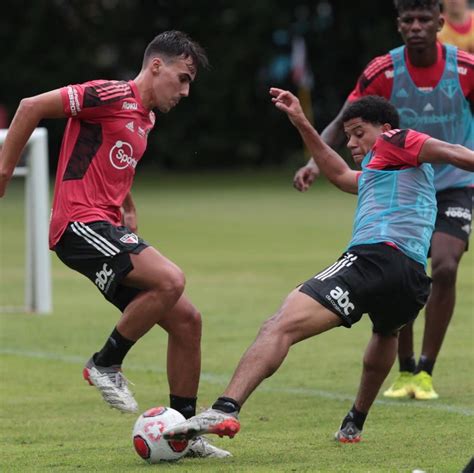 Janela Vazia Distancia S O Paulo Da Meta De Venda De Jogadores