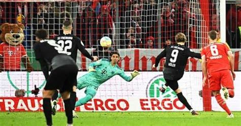 Friburgo echa al Bayern de la Copa con penal agónico