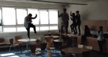 People Falling GIFs - Find & Share on GIPHY