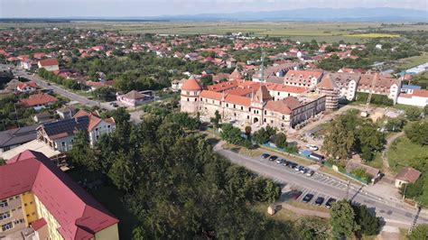 In Cetatea Ineului Cu Stefan Jicol Primarul Orasului Calin Abrudan Si