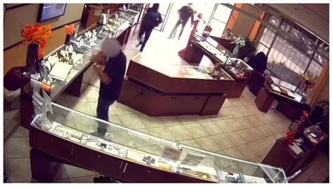 Watch Surveillance Video Shows Armed Robbery In Californias Rancho