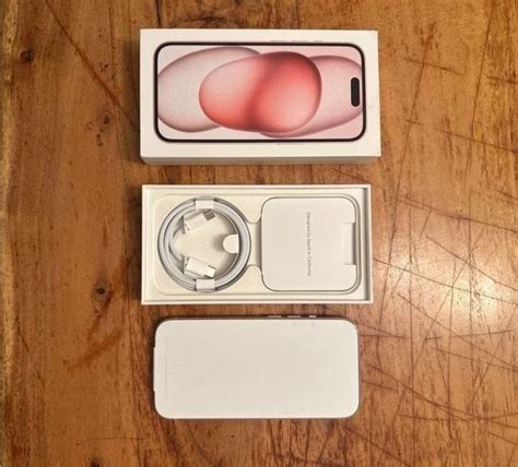 Apple iPhone 15 pink 128GB novo