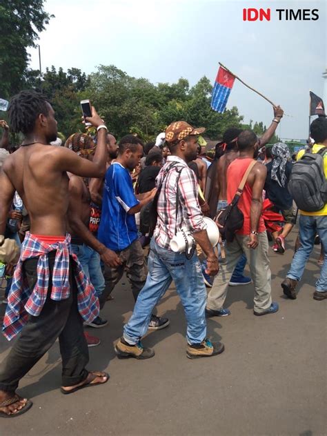 Diduga Kibarkan Bendera Bintang Kejora Pengunjuk Rasa Ditangkap