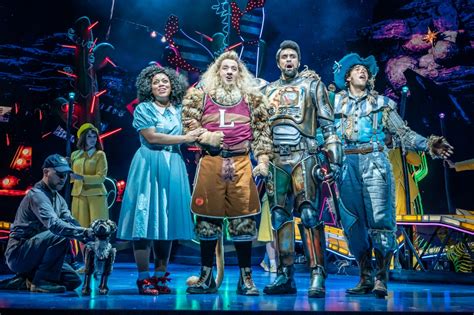 Review Of ‘the Wizard Of Oz Theres A Light At The End Of The