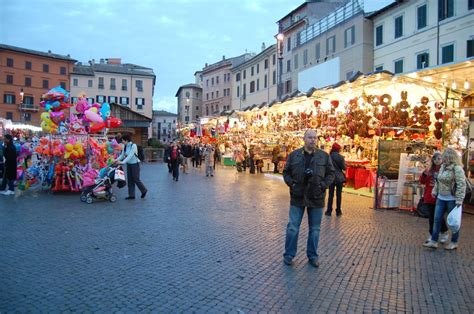 Rome Christmas Markets - An American in Rome