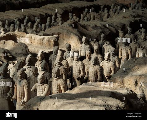 Emperor Qin Shi Huang's terracotta army pit 1 in Xian, Shaanxi province ...