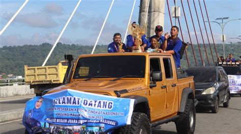 Raih Juara Umum Kontingen Pesparani Maluku Pawai Keliling Kota Ambon