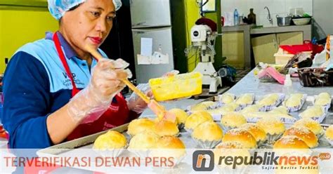 Lapas Perempuan Sungguminasa Ajarkan Warga Binaan Buat Roti Untuk