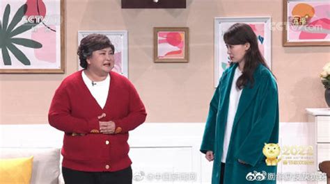 《你好李焕英》番外！2022央视春晚贾玲演张小斐妈新浪图片