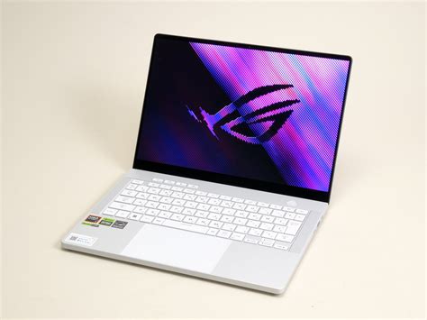 新世代RyzenRTX 4060搭載で1 5kg クリエイティブにも向く14型映えハイスペックノートPCROG Zephyrus