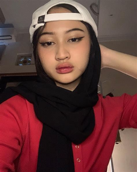 Pin Oleh Beautiful Girl Di Noya Orang Cantik Gaya Hijab Model Pakaian