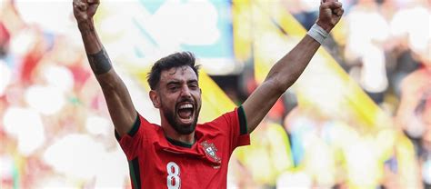 Manchester United S Bruno Fernandes Sparks Portugal S Brilliant