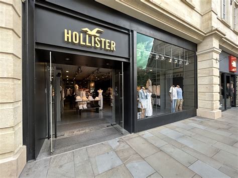 Hollister Storefront
