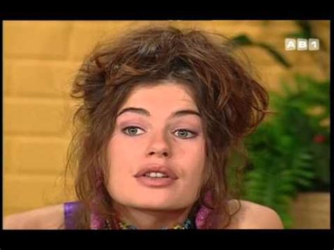 Naked Caroline Heme In Le Miel Et Les Abeilles