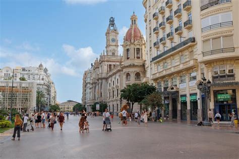 Premium Photo Placa De Lajuntament Square With People In Valencia Spain