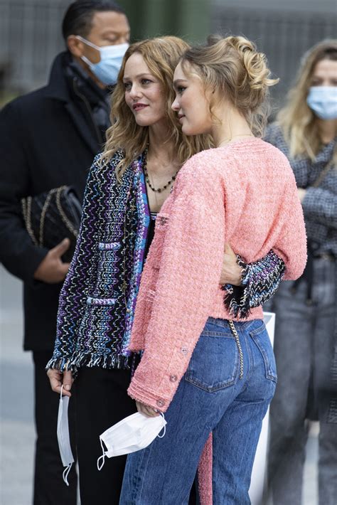 Photo Vanessa Paradis Et Sa Fille Lily Rose Depp Photocall Du